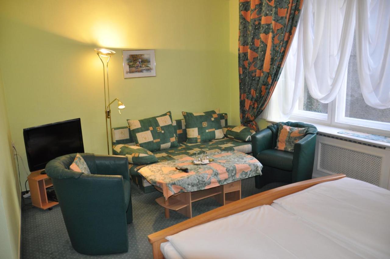 Hotel Pension Savoy Near Kurfuerstendamm Берлин Номер фото