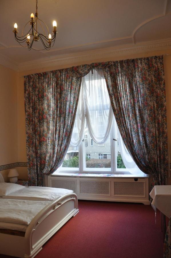 Hotel Pension Savoy Near Kurfuerstendamm Берлин Номер фото